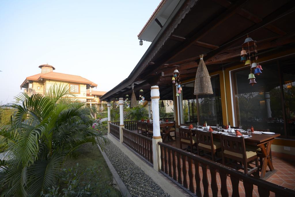 Green Park Chitwan Sauraha Exterior foto